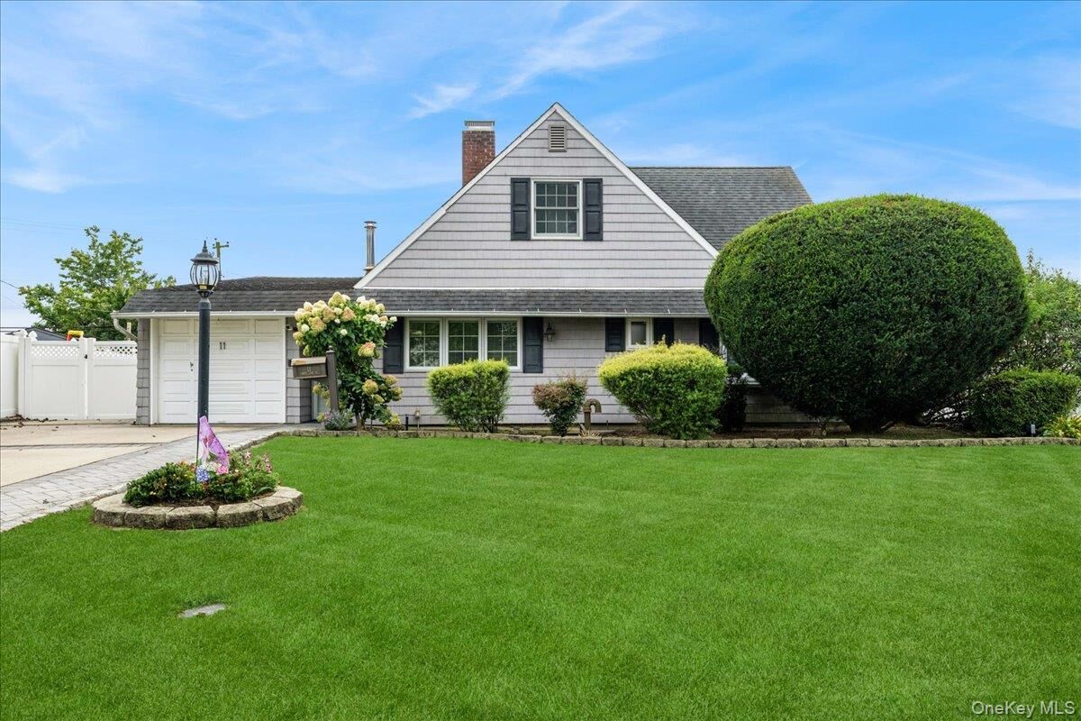 Property Photo:  11 Tardy Lane N  NY 11793 