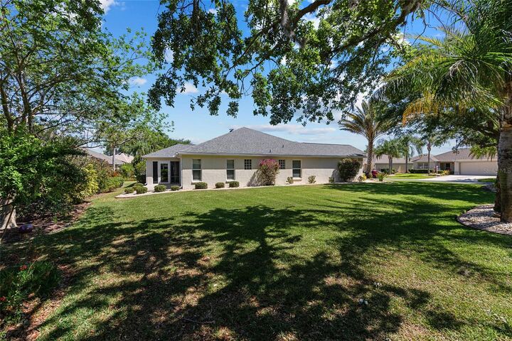Property Photo: 1329 Gaston Loop FL 32162