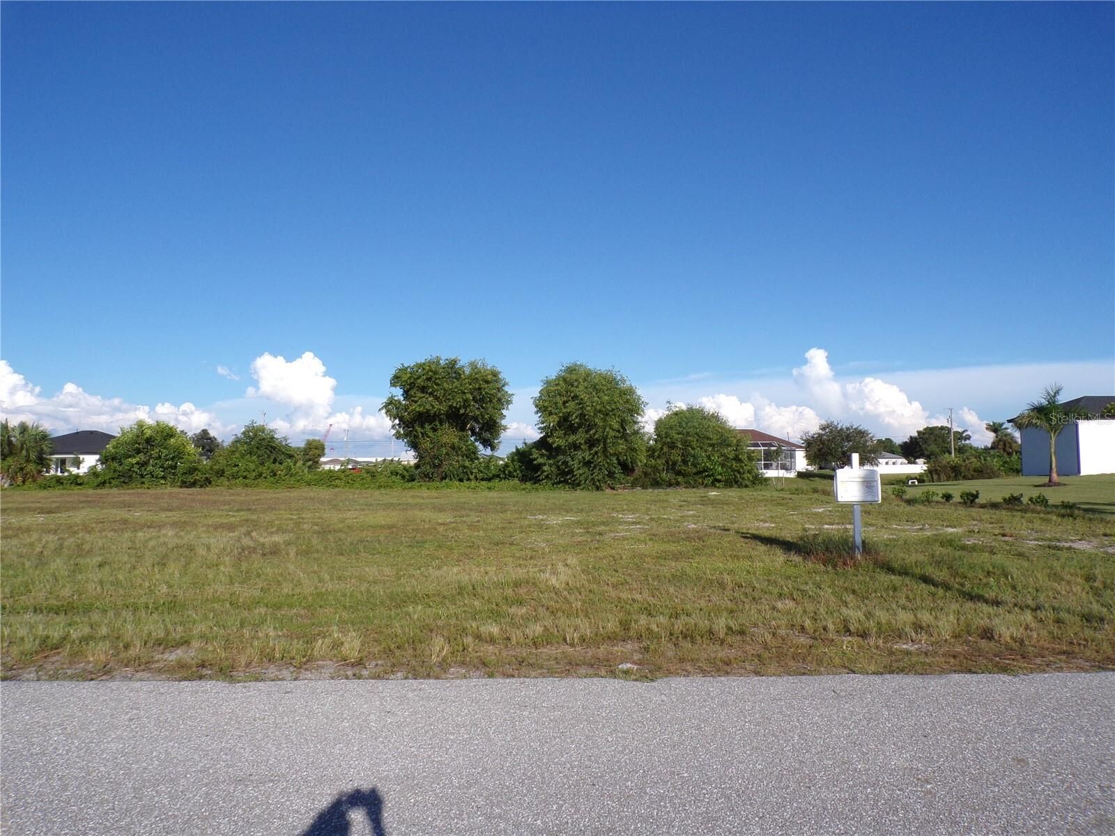 Property Photo: 105 NW 24th Avenue FL 33993