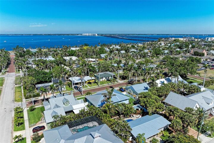 Property Photo:  621 Trabue Avenue  FL 33950 