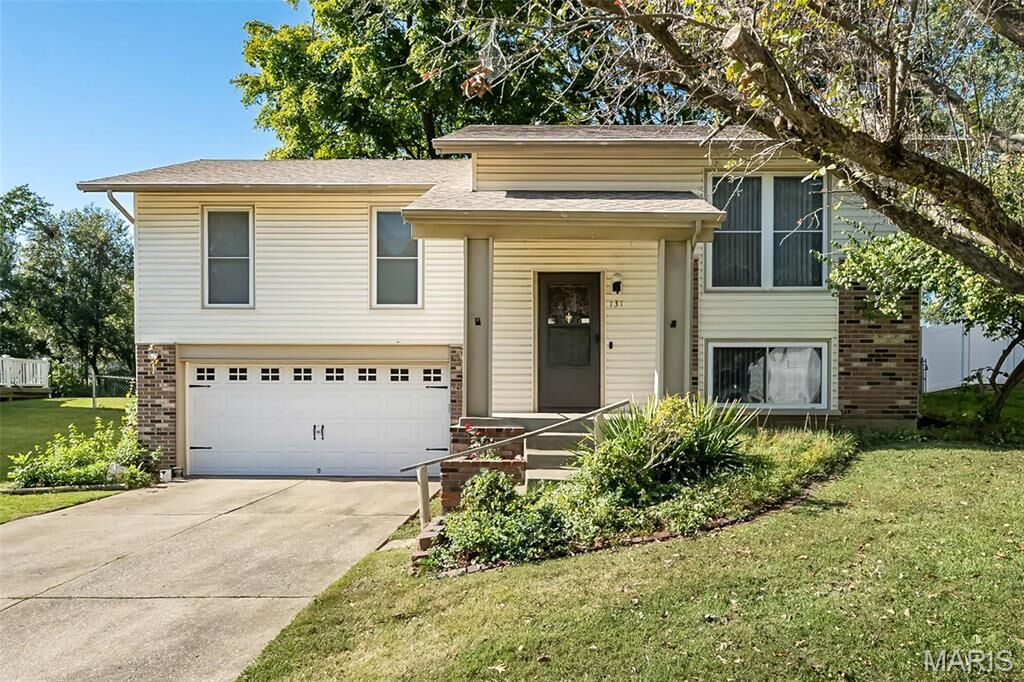 Property Photo:  131 Spring Leaf Drive  MO 63376 