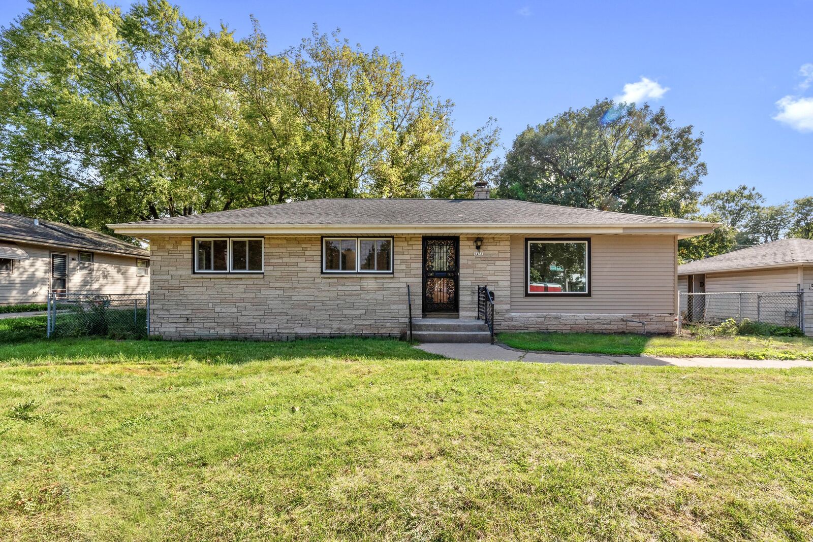 Property Photo:  5431 W Green Tree Rd  WI 53223 