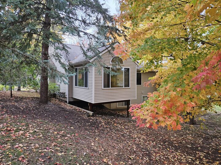 Property Photo:  3877 Old Elm Drive SE  MI 49512