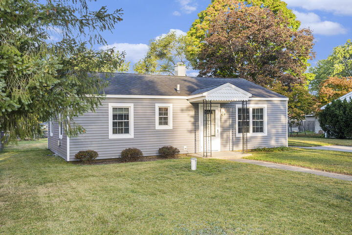 Property Photo: 2110 Spansail Drive MI 49120