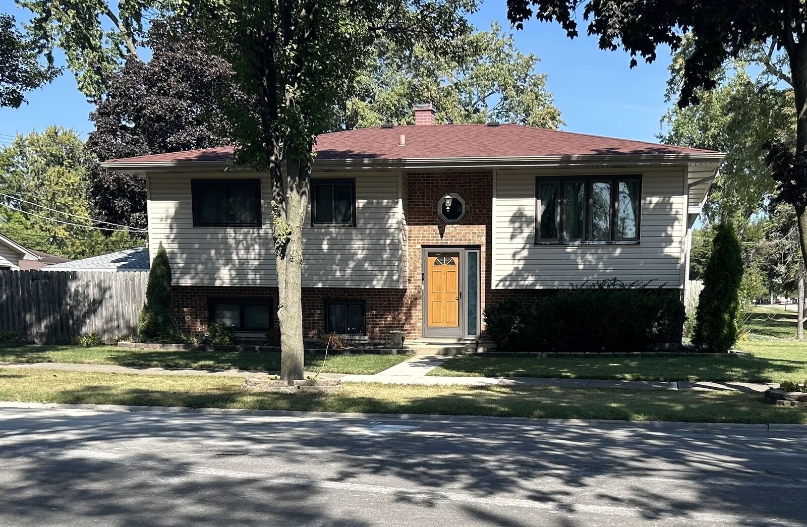 Property Photo:  318 Marshall Road  IL 60106 