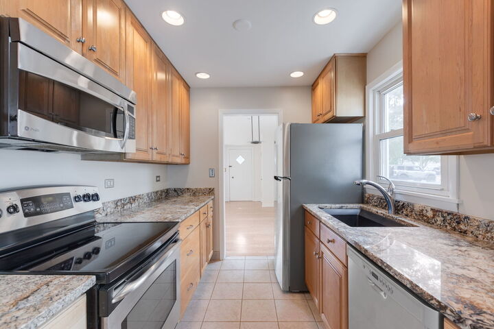 Property Photo: 228 Woodlawn Drive IL 60060