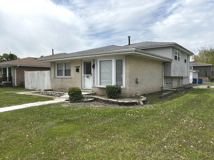 Property Photo: 15100 Avers Avenue IL 60445