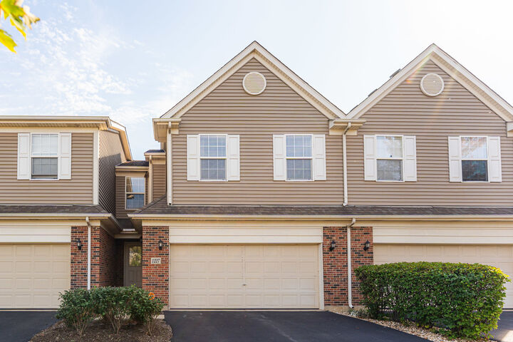 1227 Asbury Court  Elgin IL 60120 photo
