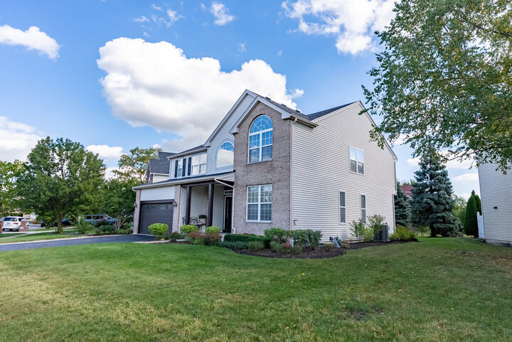 Property Photo: 2302 Covington Court IL 60586