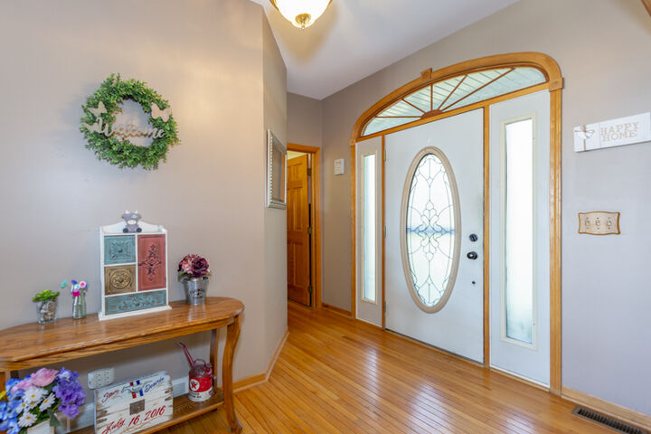 Property Photo: 33605 E Pine Circle IL 60135