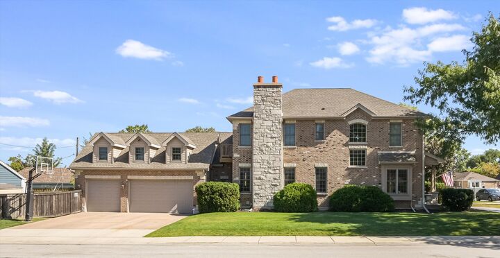 Property Photo: 7524 W Jonquil Terrace IL 60714