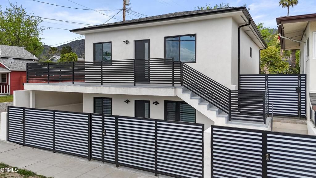 Property Photo:  112 N Kenneth Road 101  CA 91501 