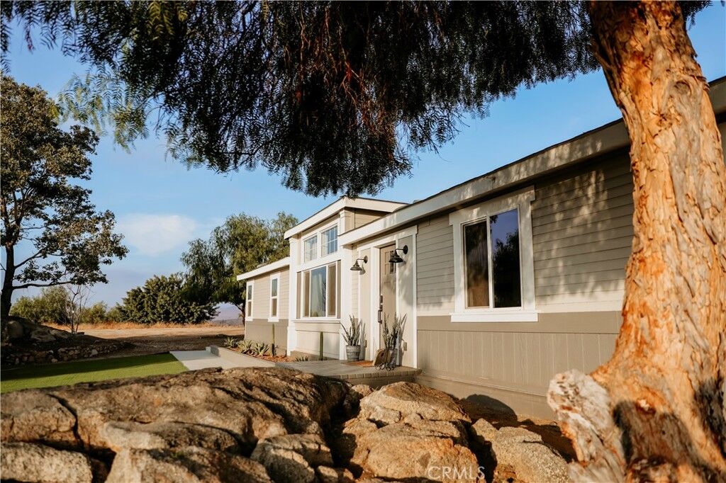 Property Photo:  39220 Gray Squirrel Road  CA 92592