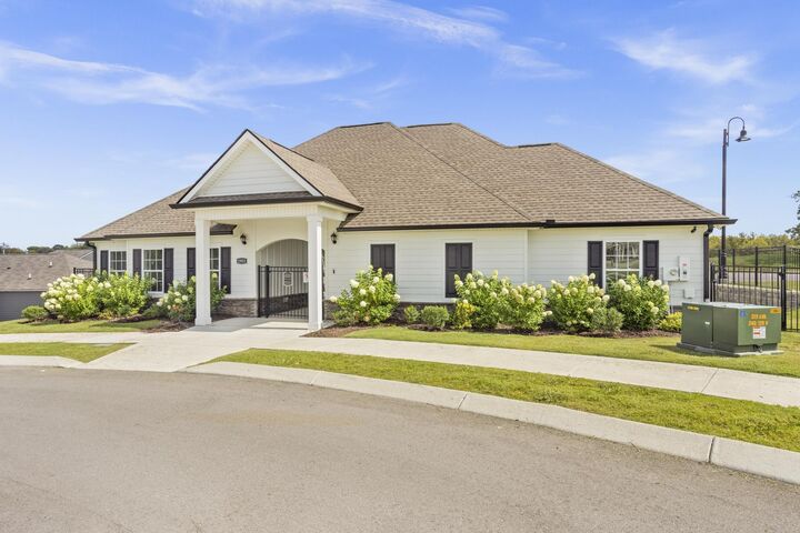 Property Photo:  923 Shorttail Ln  TN 37090 