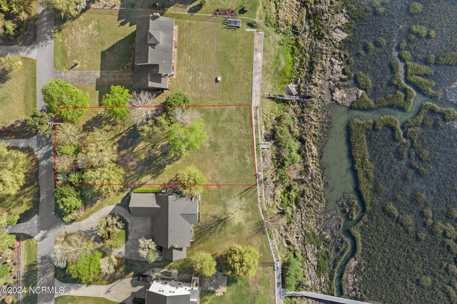 Property Photo:  110 6 Inlet Court Lot 6  NC 28443 