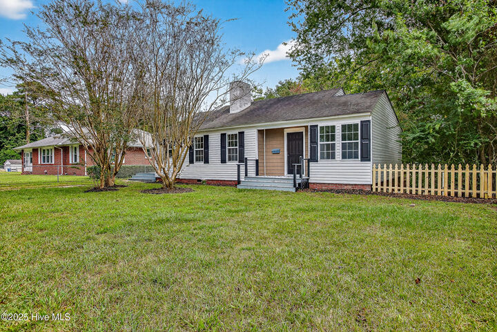 Property Photo:  122 E Bayshore Boulevard  NC 28540 