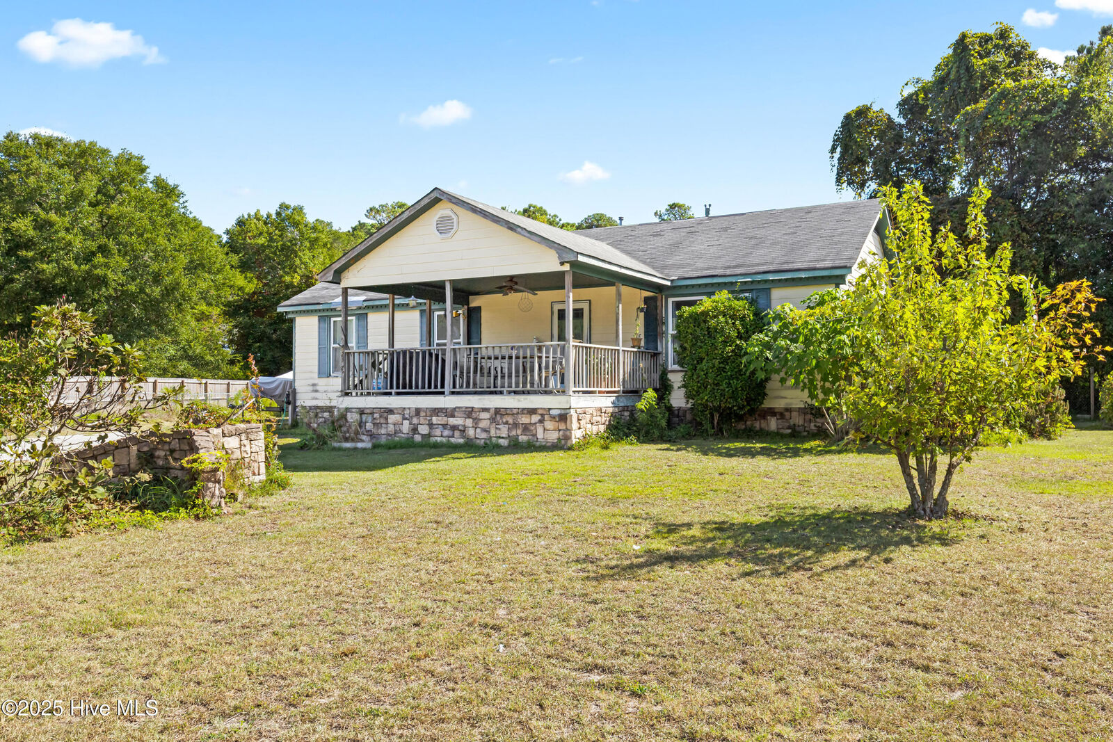 Property Photo: 232 Cedar Hollow Court NC 28460