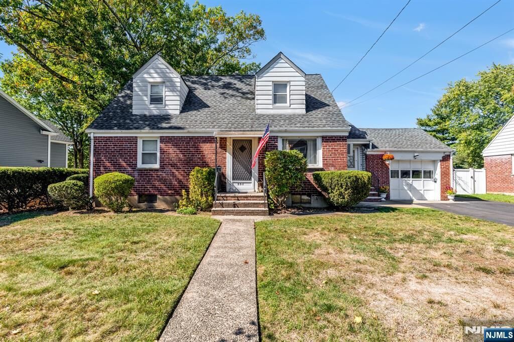 Property Photo:  552 Ryeside Avenue  NJ 07646 