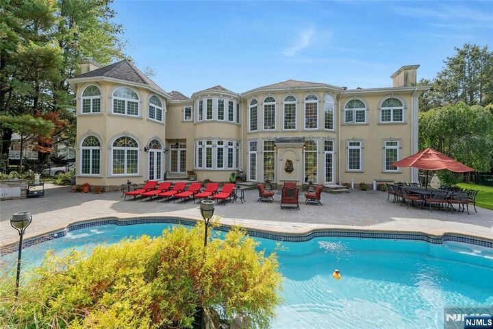 Property Photo:  15 Blueberry Hill  NJ 07458 