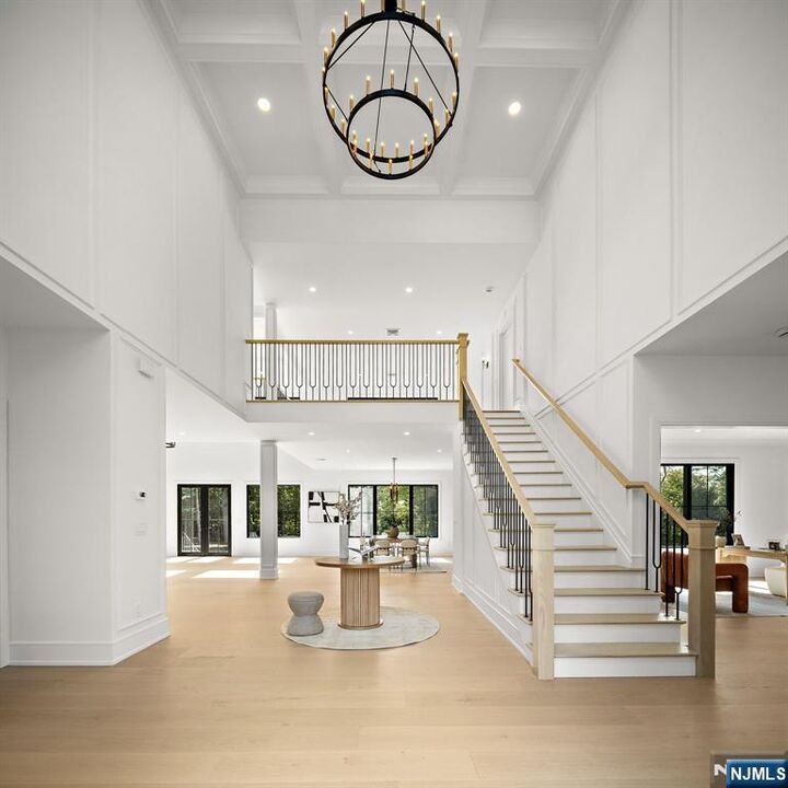 Property Photo:  36 Hampshire Hill Road  NJ 07458 