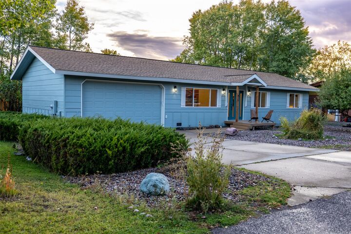 Property Photo:  815 Waverly Place  MT 59937 