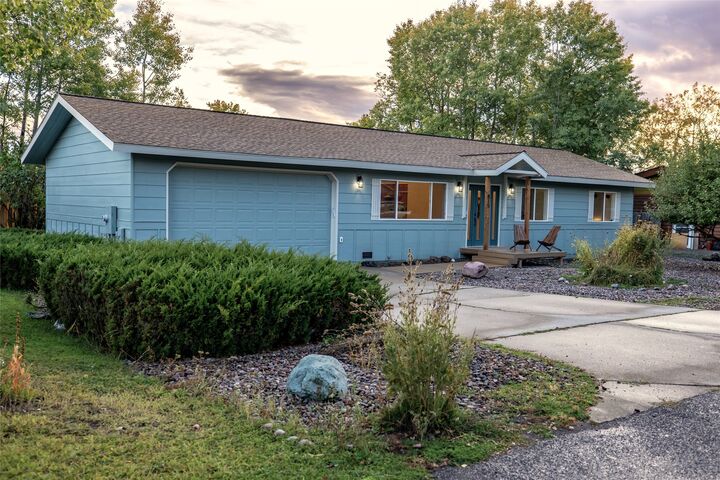 Property Photo:  815 Waverly Place  MT 59937