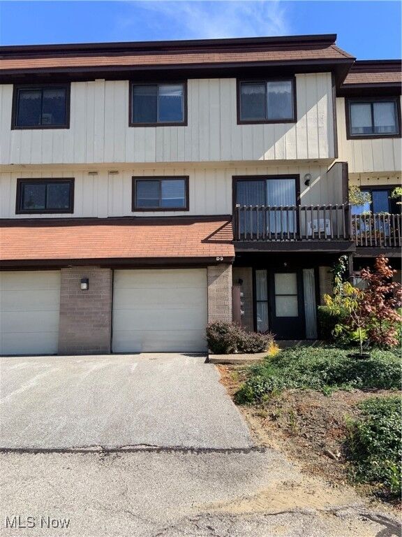 Property Photo: 9956 Johnnycake Ridge Road D9 OH 44077