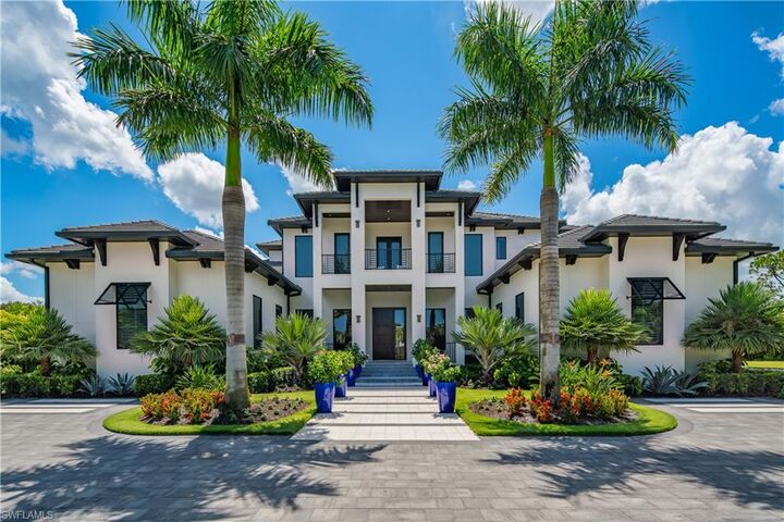 Property Photo:  882 Cassena Rd  FL 34108 