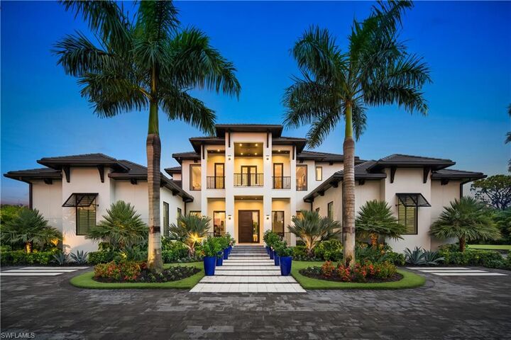 Property Photo: 882 Cassena Rd FL 34108