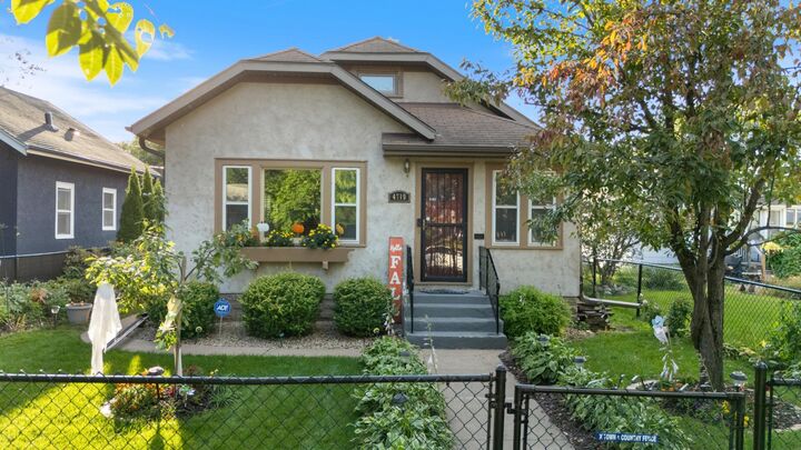 Property Photo: 4719 Aldrich Avenue N MN 55430