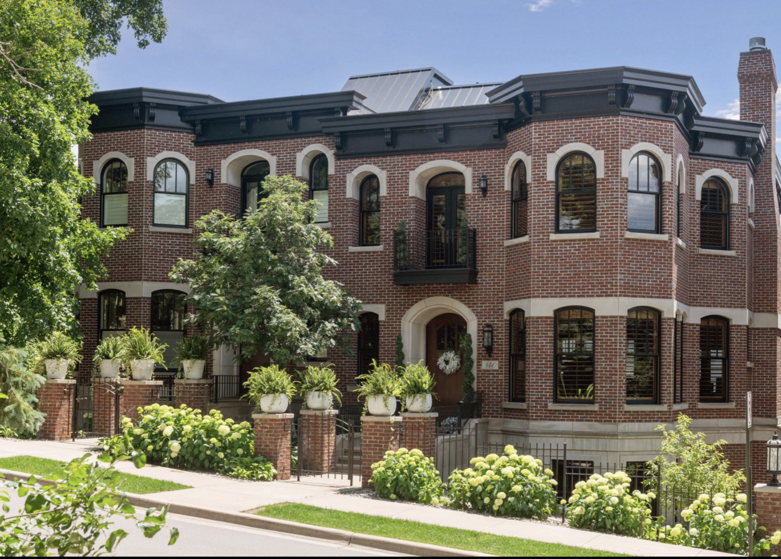 Property Photo:  540 Rice Street E  MN 55391 