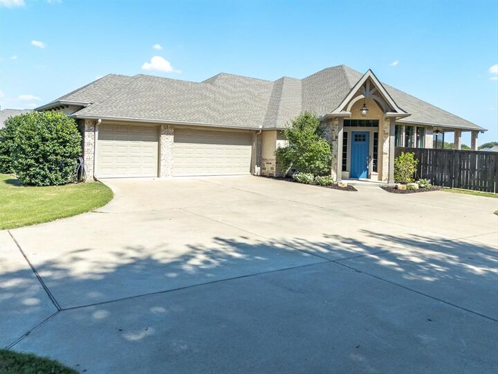 Property Photo:  2330 Bois D Arc Lane  TX 76065 