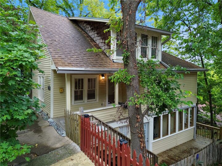 215 Spring Street  Eureka Springs AR 72632 photo