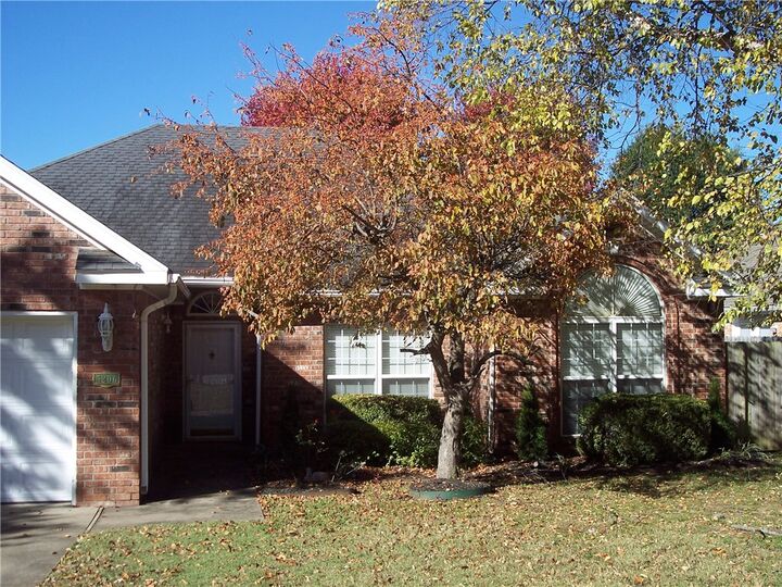 Property Photo:  5206 S 60th Place  AR 72758 