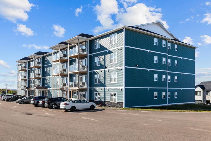 18 Gilbert Drive 303 — photo 1