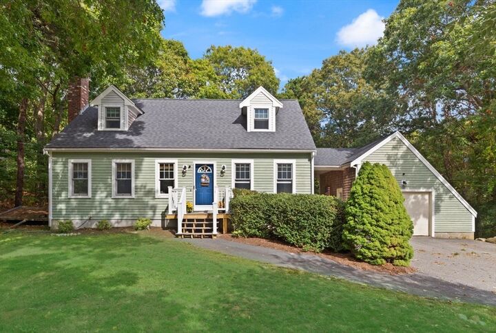 Property Photo:  10 Homestead Rd  MA 02562 