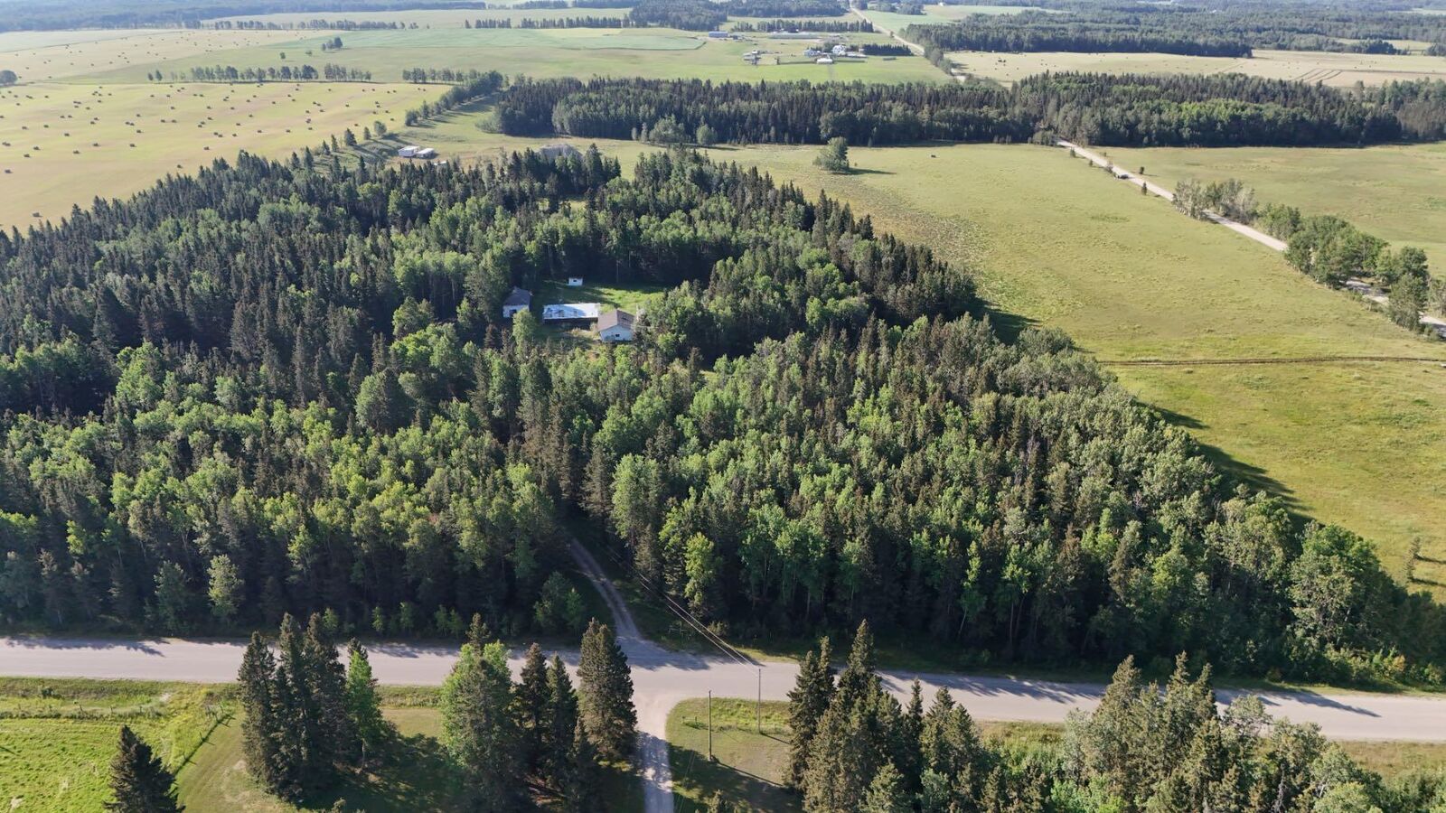 Property Photo:  32373 Range Road 52  AB T0M 1X0 