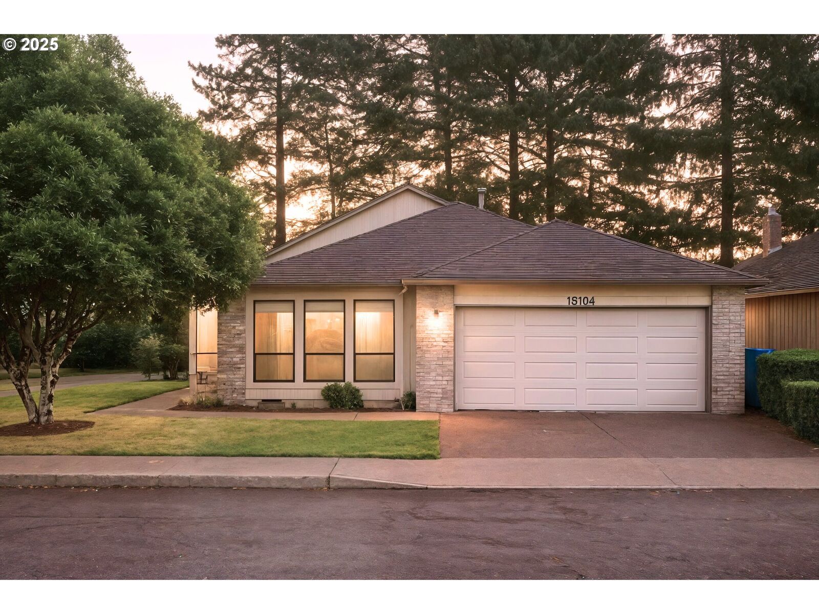 Property Photo: 15104 NE Brazee St OR 97230