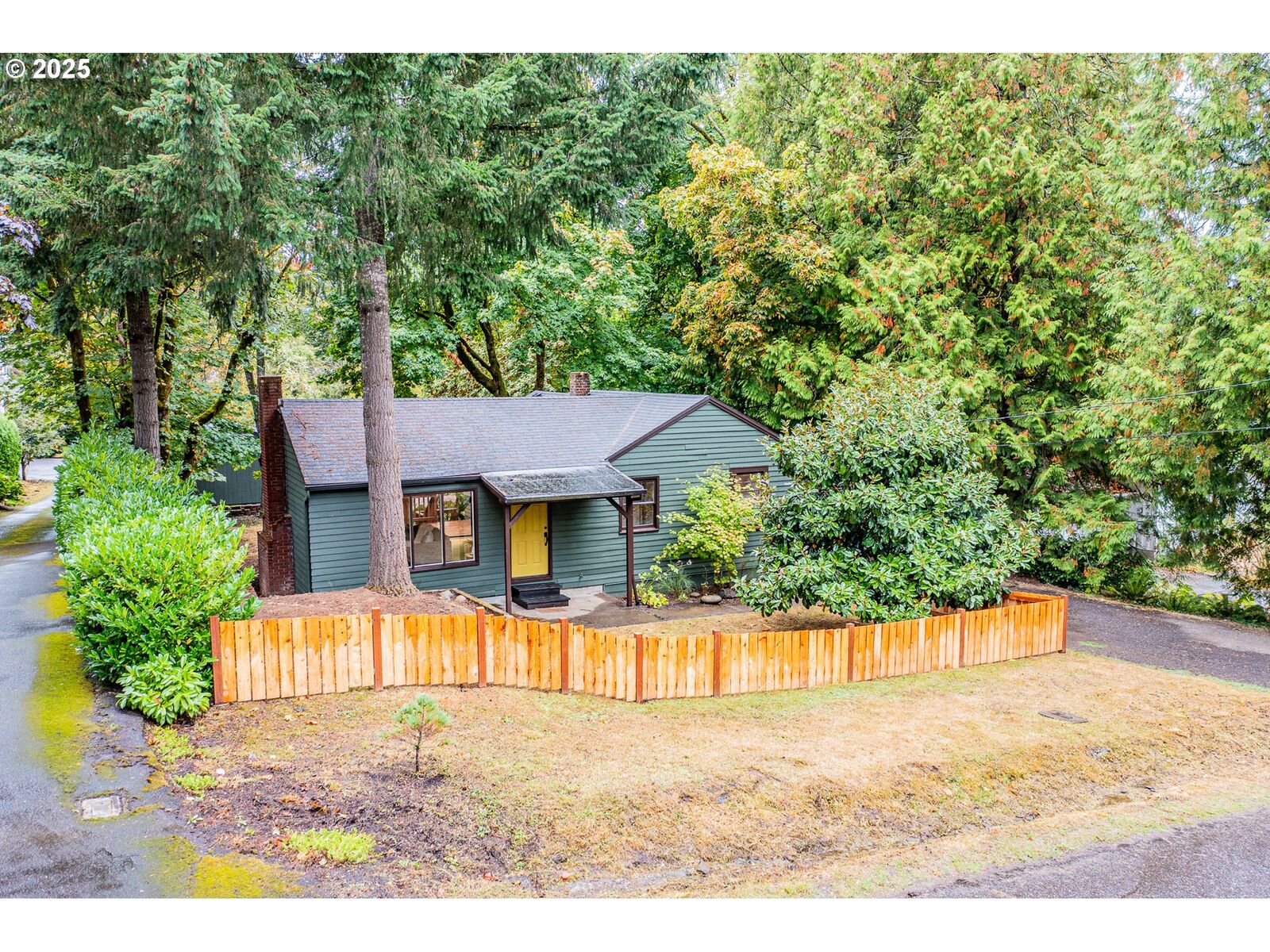 Property Photo:  9939/9927 SW 25th Ave  OR 97219 
