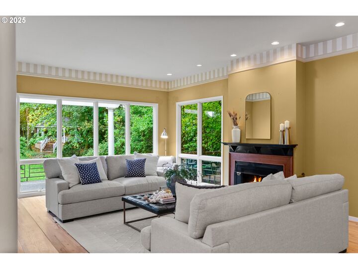 Property Photo:  5720/5724 SW Barnes Rd  OR 97221 
