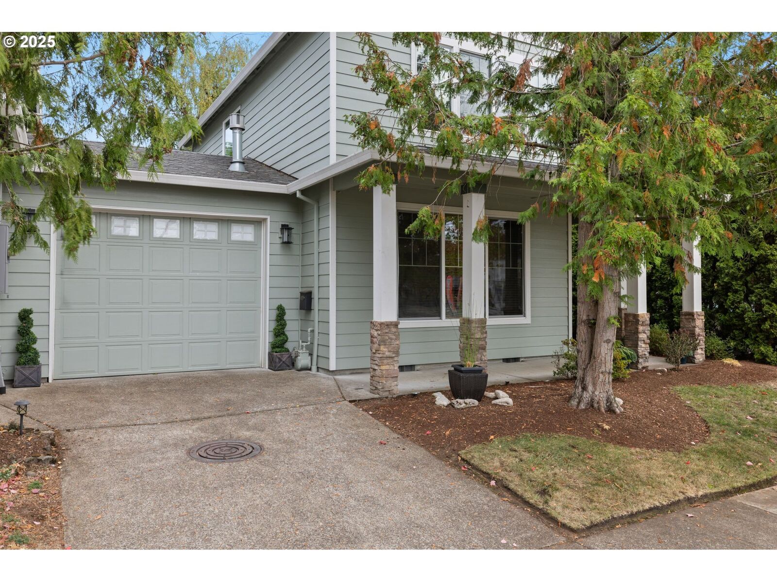 Property Photo: 5940 SE 57th Ave OR 97206