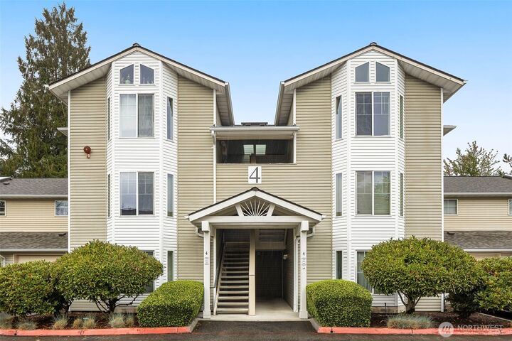 2001  120th Place SE 4-304  Everett WA 98208 photo