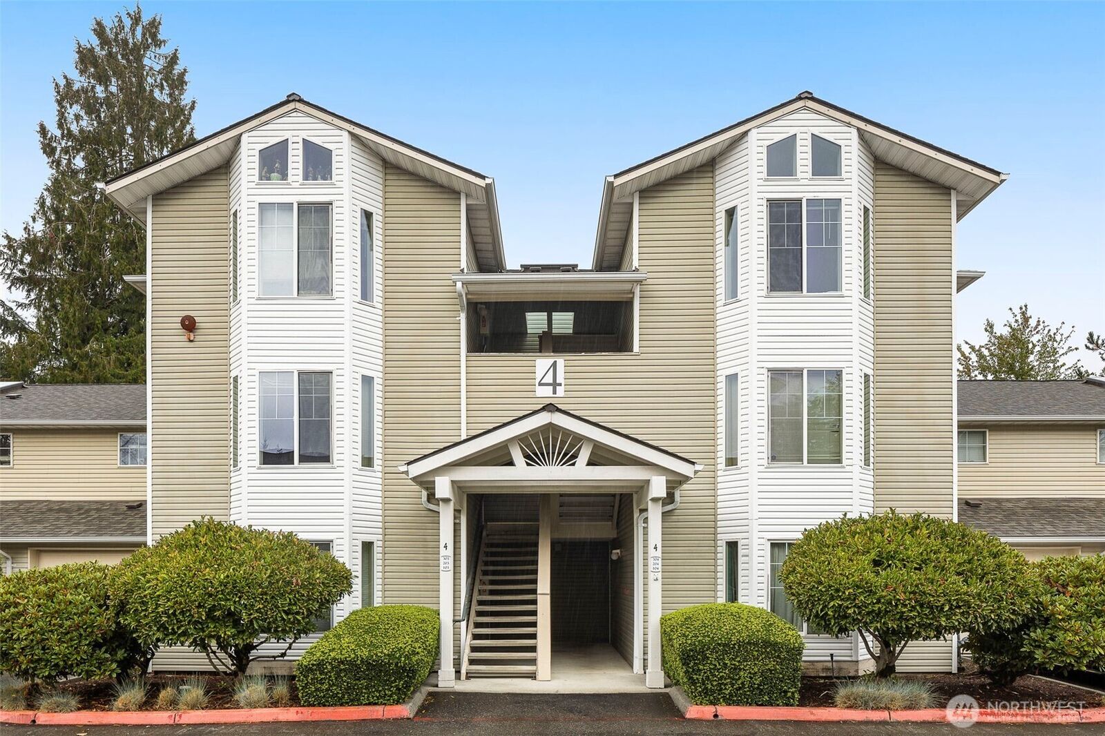 Property Photo:  2001  120th Place SE 4-304  WA 98208 