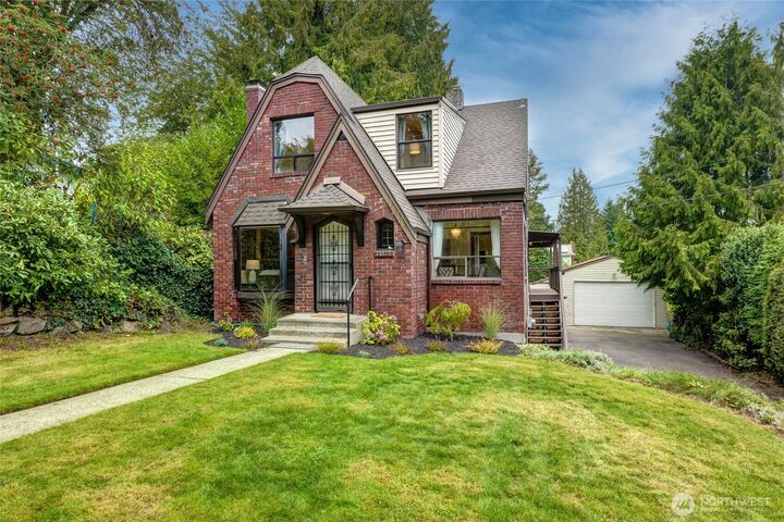 Property Photo:  1514 NE 95th Street  WA 98115 