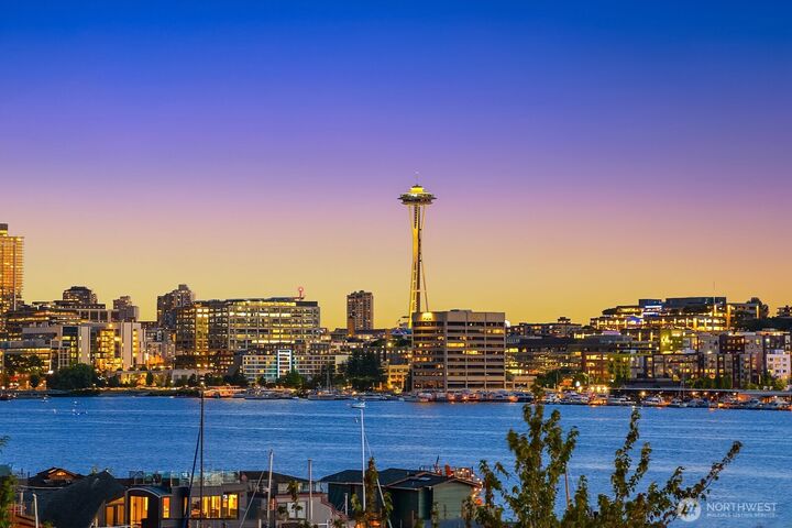 Property Photo:  2236  Fairview Avenue E B  WA 98102 