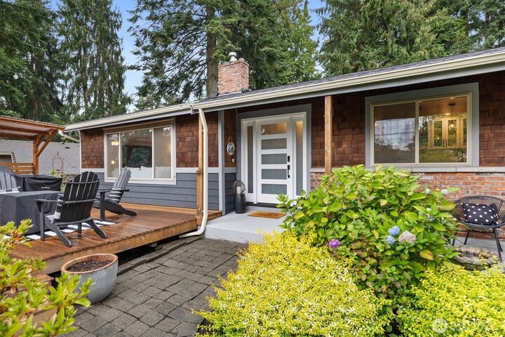 Property Photo: 16704 NE 97th Street WA 98052