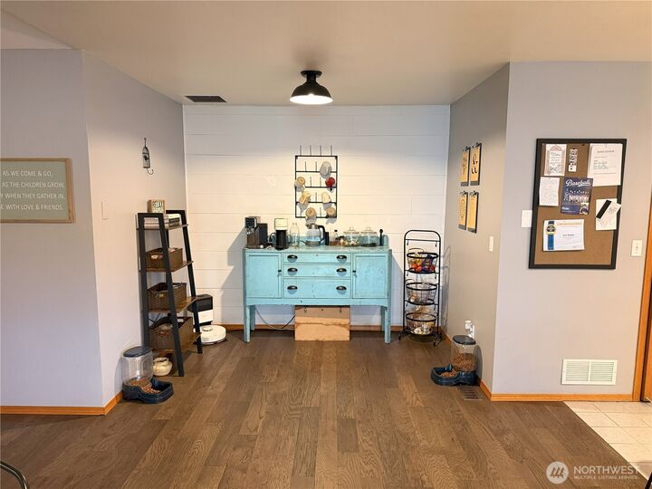 Property Photo:  787  N Kendall Rd  WA 98382 