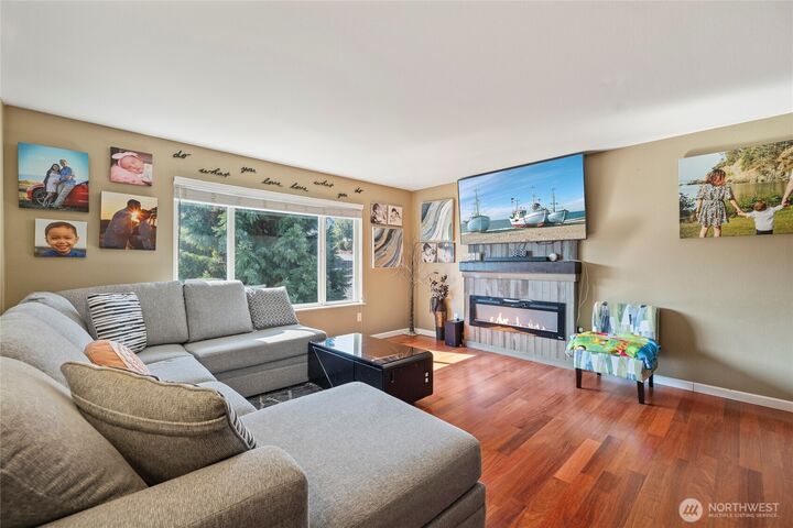 Property Photo:  1530 SW 16th Avenue  WA 98277 