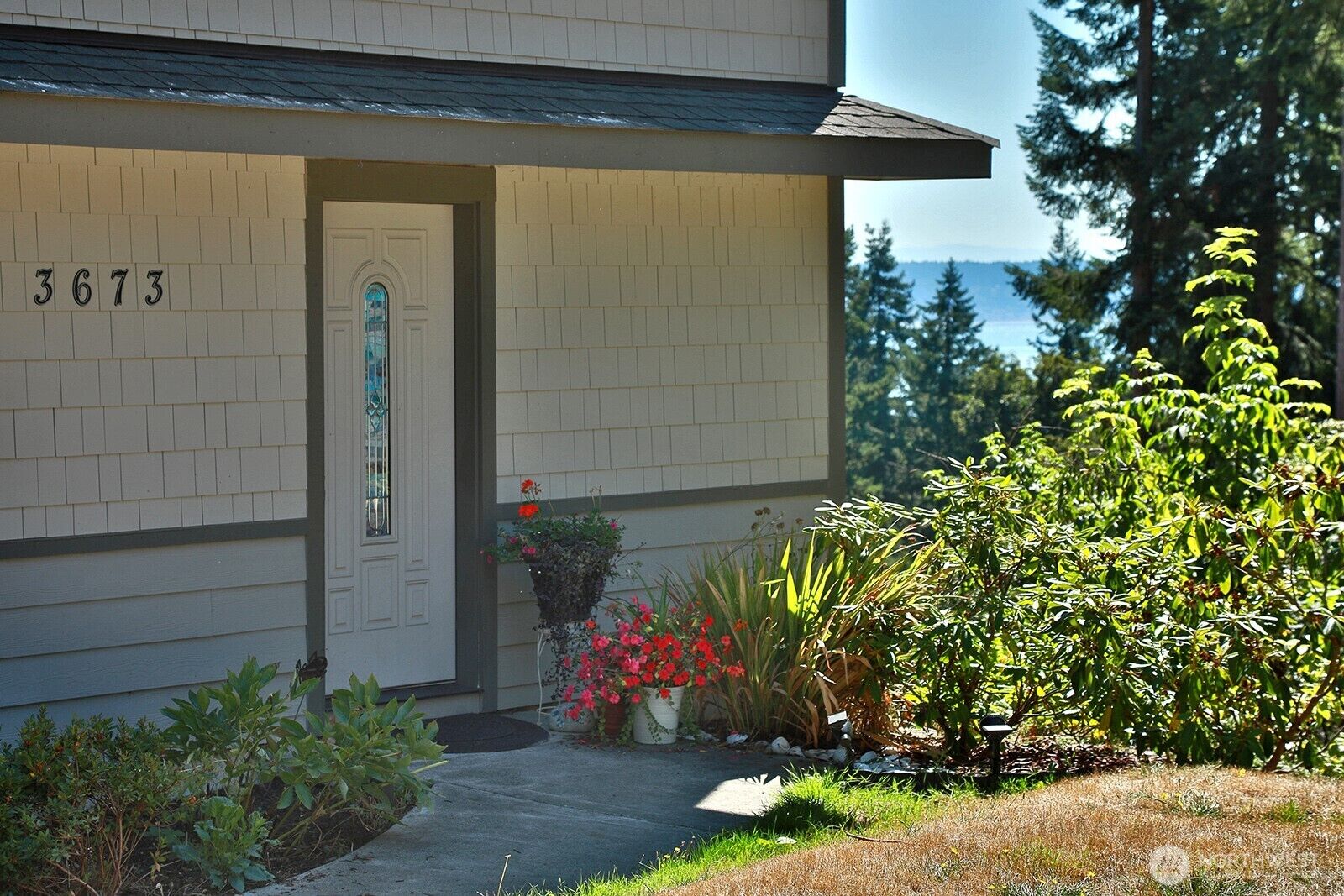 Property Photo:  3673  Kingston Court  WA 98236 