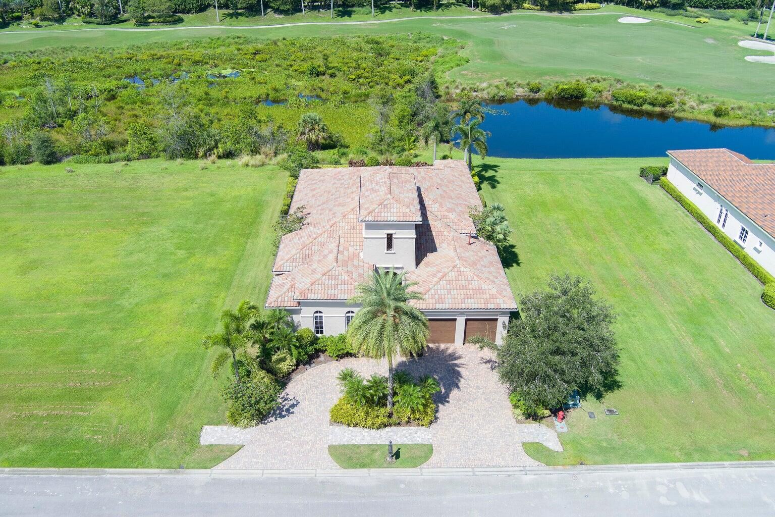 Property Photo:  138 SE Via San Marino  FL 34984